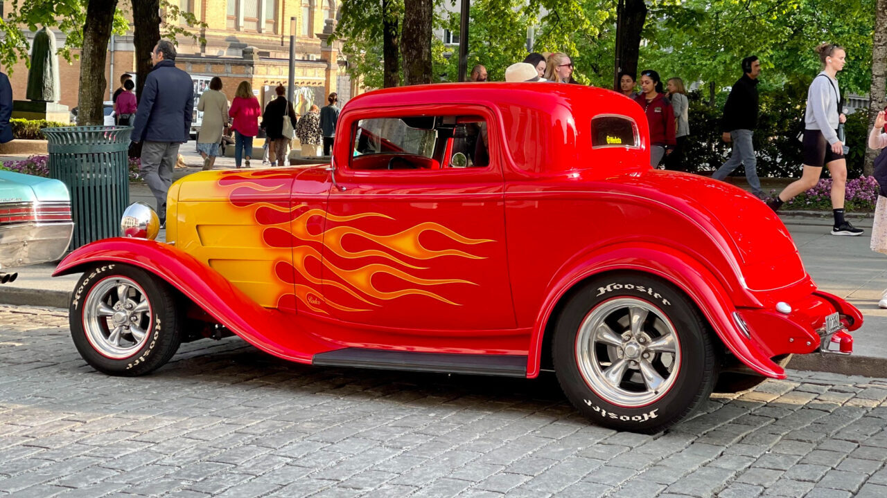 Red and yellow flame Ford '32 Coupe Hot Rod.