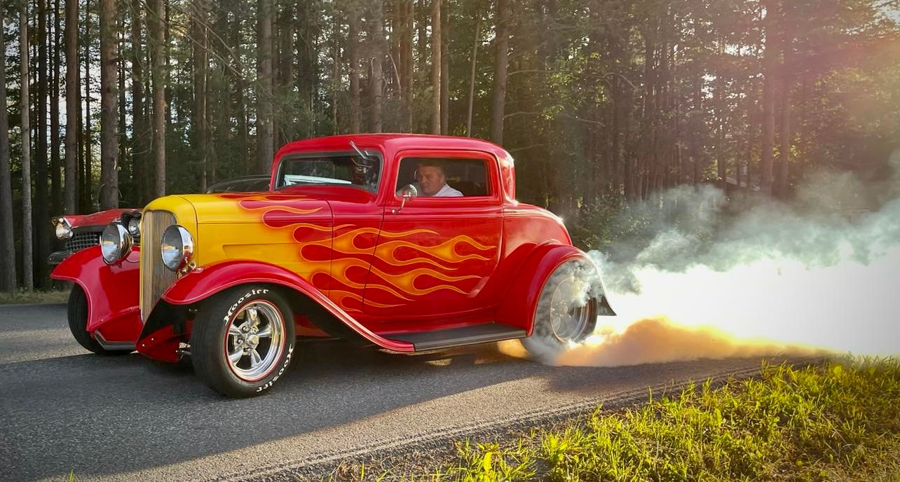 Red and yellow flame Ford '32 Coupe Hot Rod.