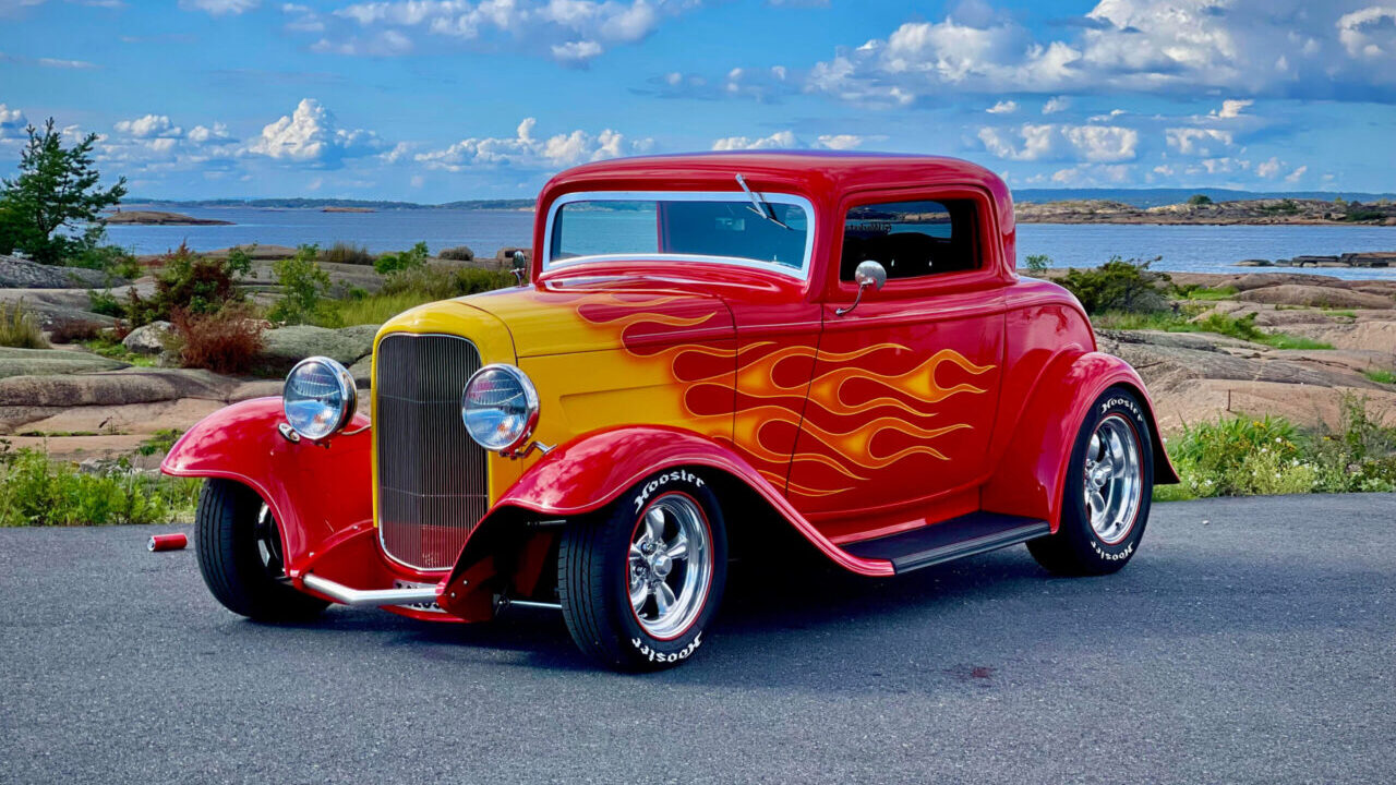 Red and yellow flame Ford '32 Coupe Hot Rod.