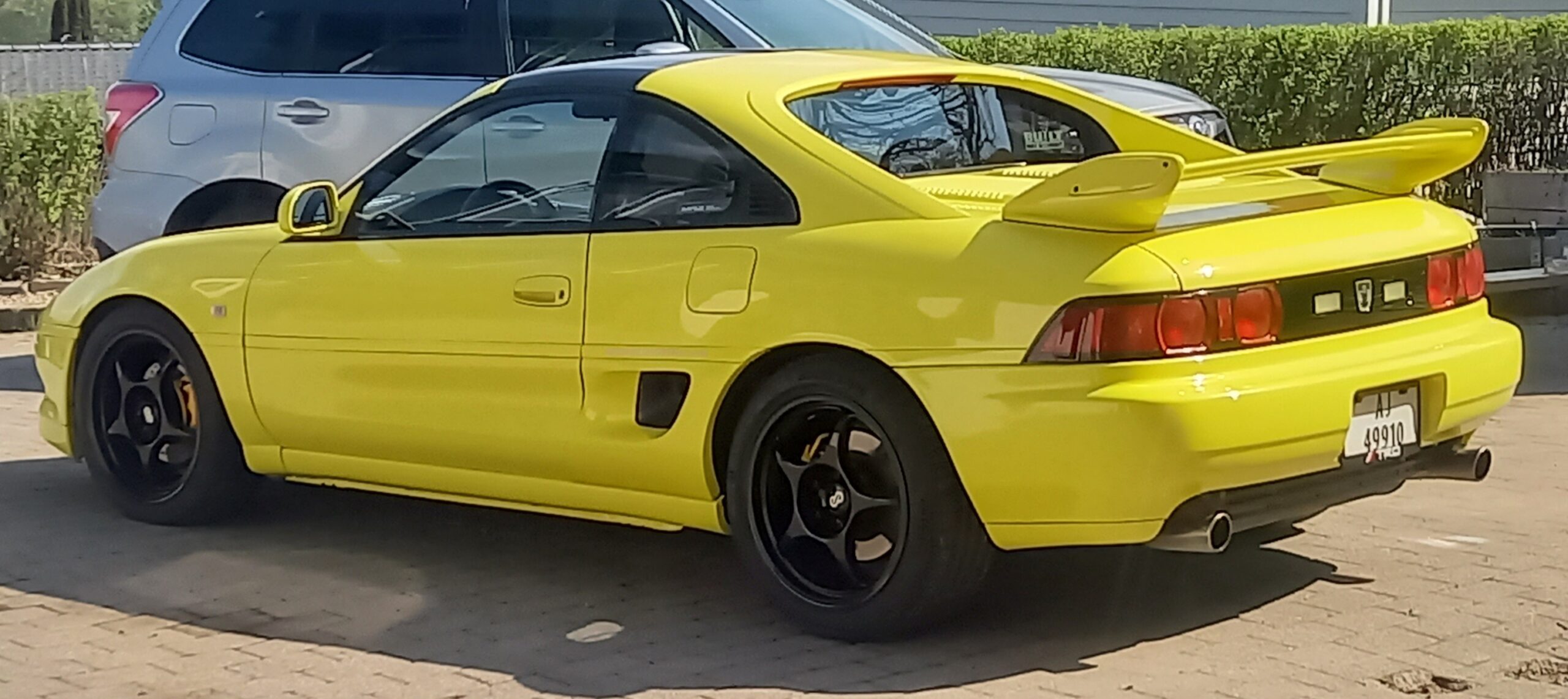 Yellow Toyota MR2 V6