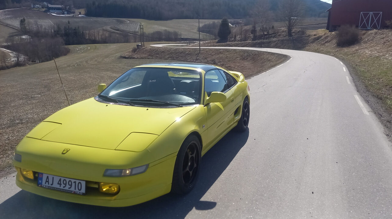 Yellow Toyota MR2 V6