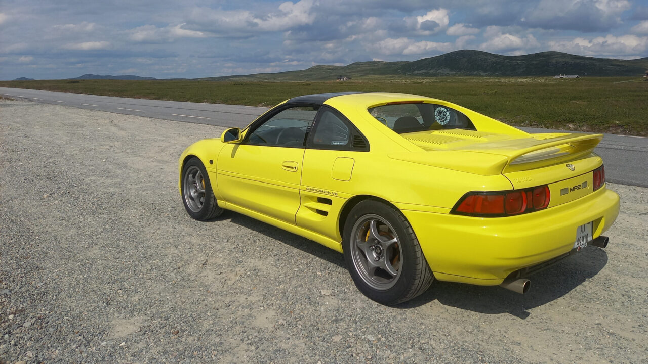 Yellow Toyota MR2 V6